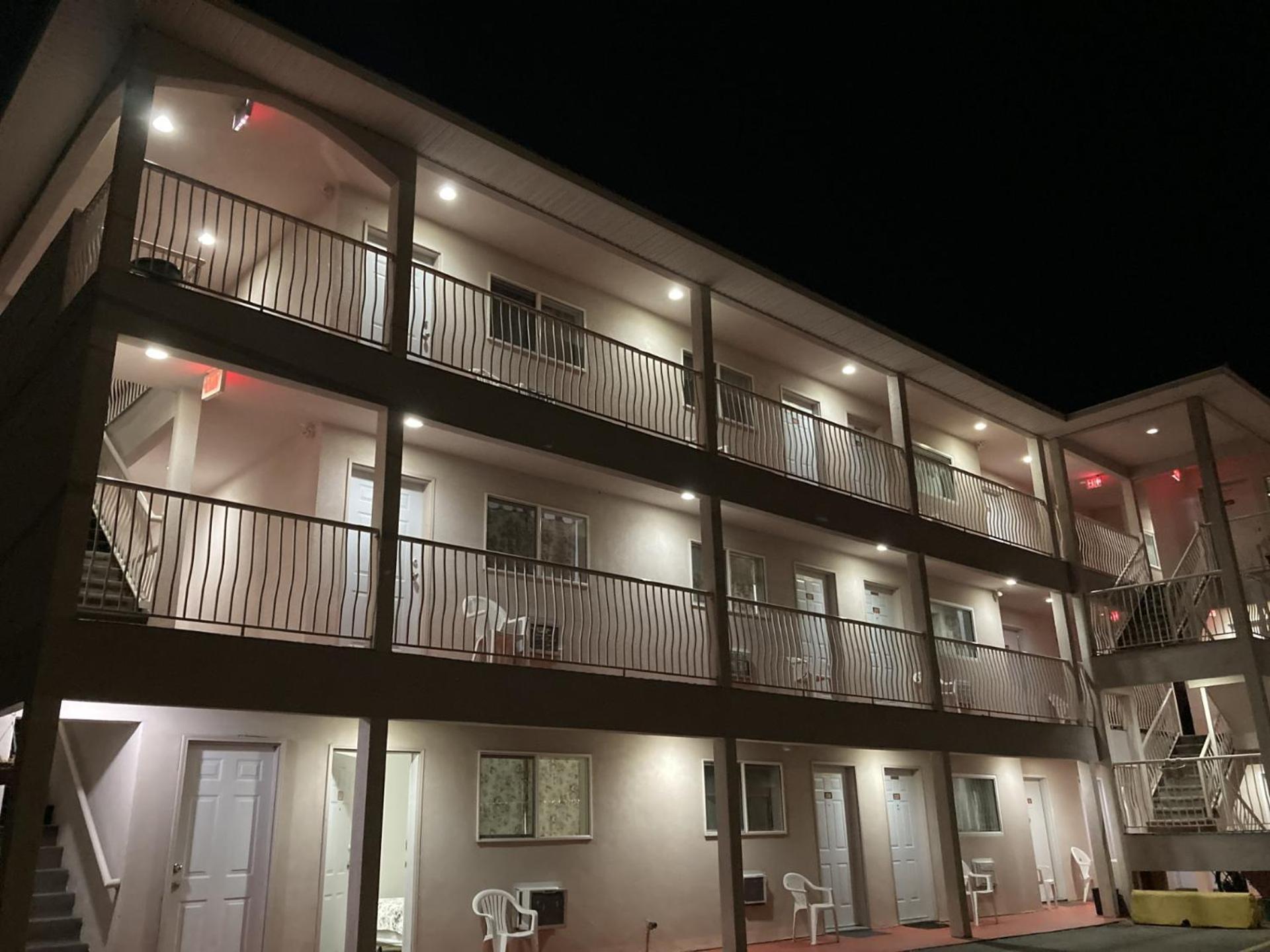 Motel 99 Гранд Форкс Екстериор снимка